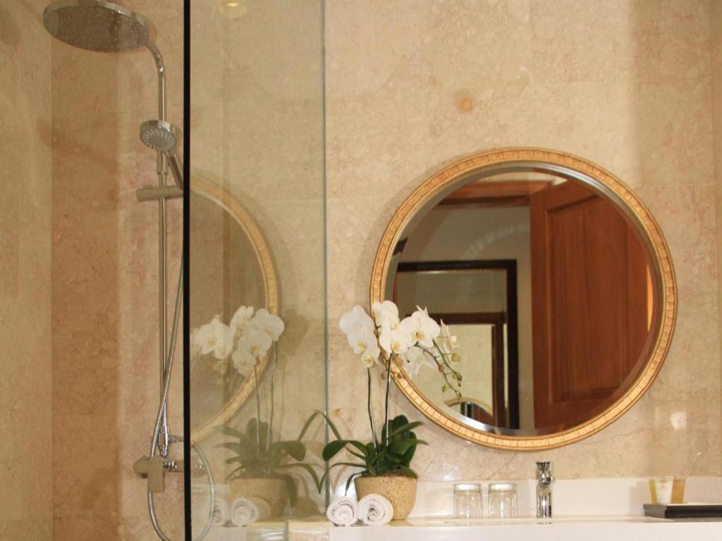 Ammi Cepu Hotel Ngoại thất bức ảnh